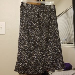 Med-long skirt